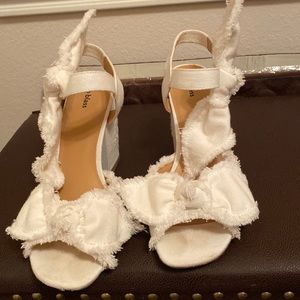 Bow on side & front toe area strap 4 1/4” heels.